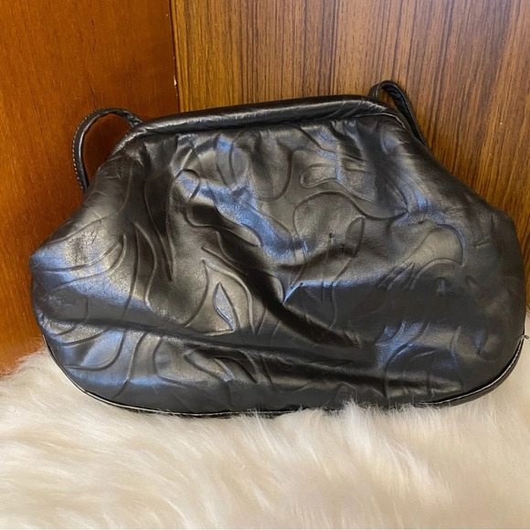 Vintage black women’s crossbody purse 1980’s - Picture 4 of 15